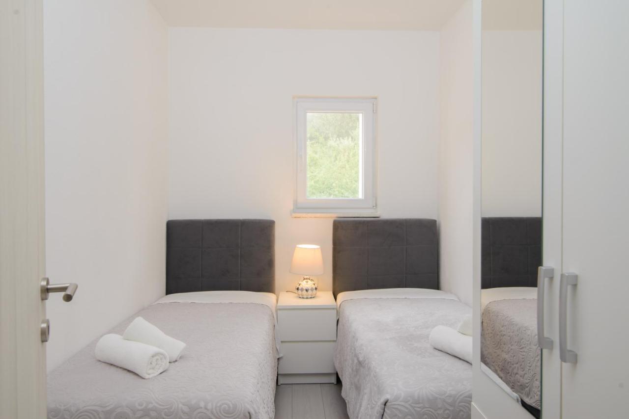 Apartments Pelja Trogir Kültér fotó